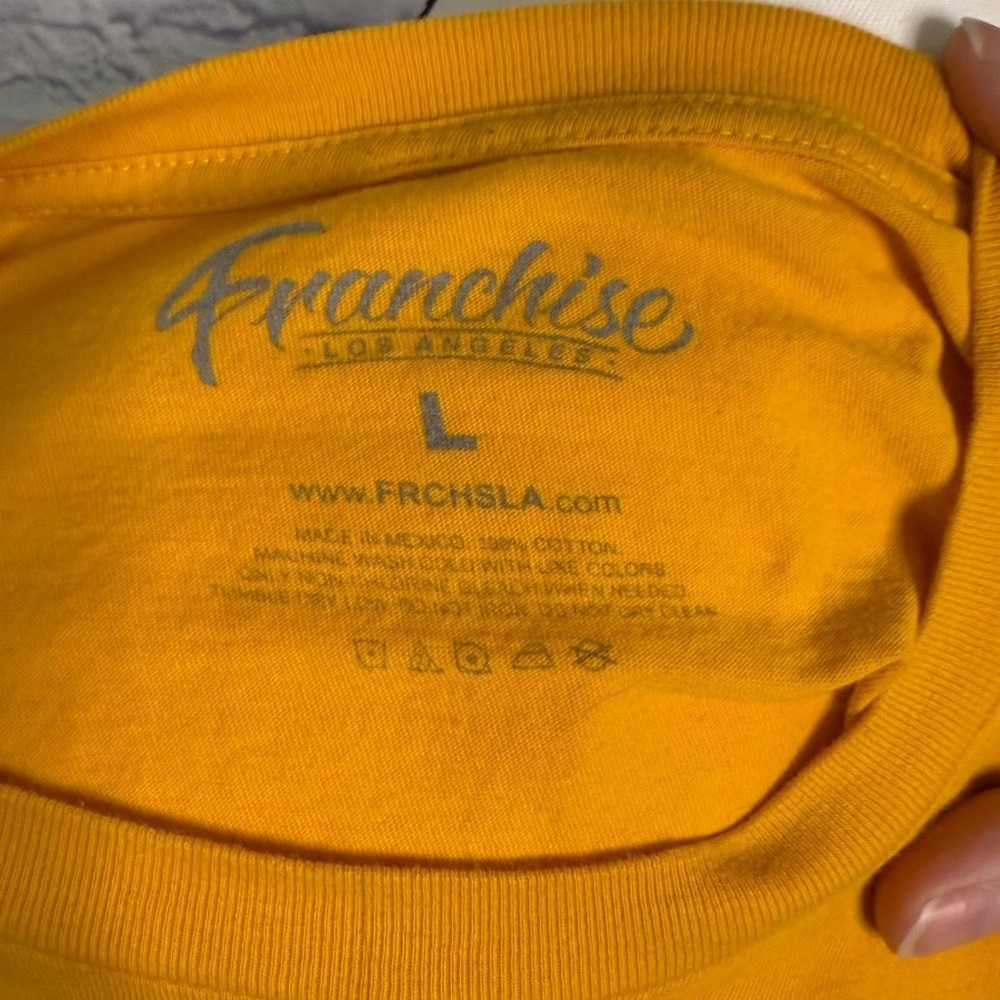 Japanese Anime Eyes Franchise Brand Yellow Orange T-Shirt Size LARGE - Picture 4 of 4